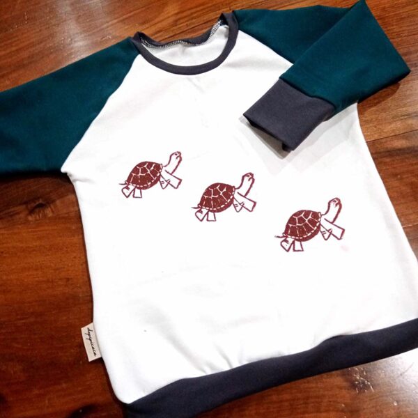 Sudadera Blanca con tortugas
